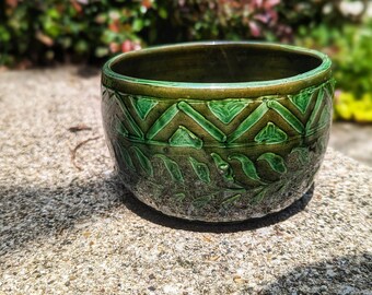 Ceramic planter for garden decor, Plant ceramic pot with drainage, home decor Gift for mom, Pakistan handicraft, handcraft housewarming gift