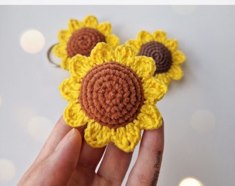 Sunflower Keychain Crochet Pattern - English - Amigurumi Summer Flower Easy