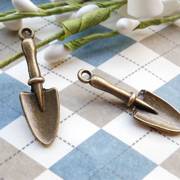 50 pcs Antique Bronze  shovel Pendants Charms 10mmx30mm