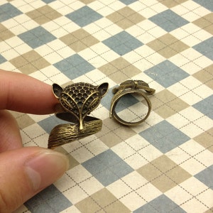 10 pcs of Antique Bronze Filigree Fox Ring Charms