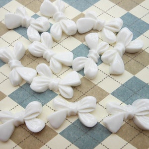 50 Pcs Flat Back White Resin Bow Cabochonsresin bowknot 14mmx23mm