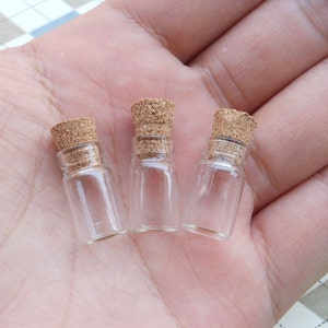 100 Mini glass bottles with corks 9x18mm (Size of glass itself, does not include the cork.)