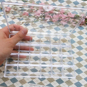 Petites pièces ou perles Display Storage Box Case avec 24 compartiments, Clear Plastic Box