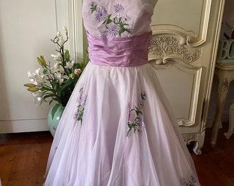 1950's origInal vintage dress LAVENDER floral embroidery