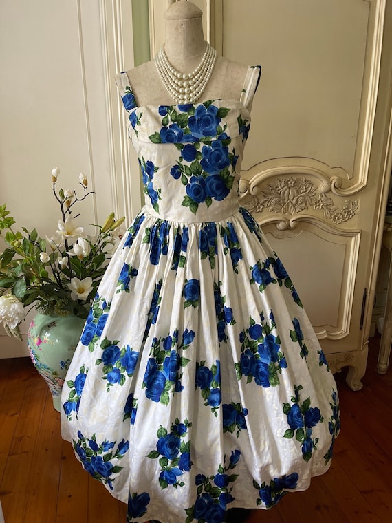 1950s Vintage blue Rose White full swing dress