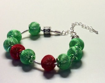 Bracelet red and green netted beads