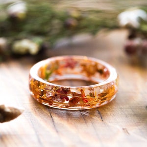 Autumn Ring / Resin Jewelry / Four Seasons / Botanical Jewellery / Pressed Flower Ring / Gifts for Her / Autumn Jewelry / Resin Ring image 2