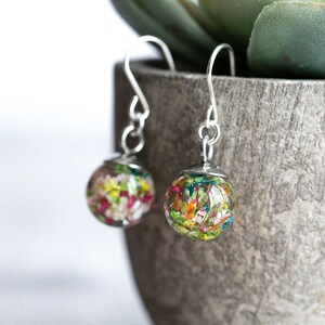 Real Flower Earrings / Rainbow Confetti / Botanical Jewellery / Pressed Flower Earrings / Nature Jewellery / Real Flower Jewelry / Resin