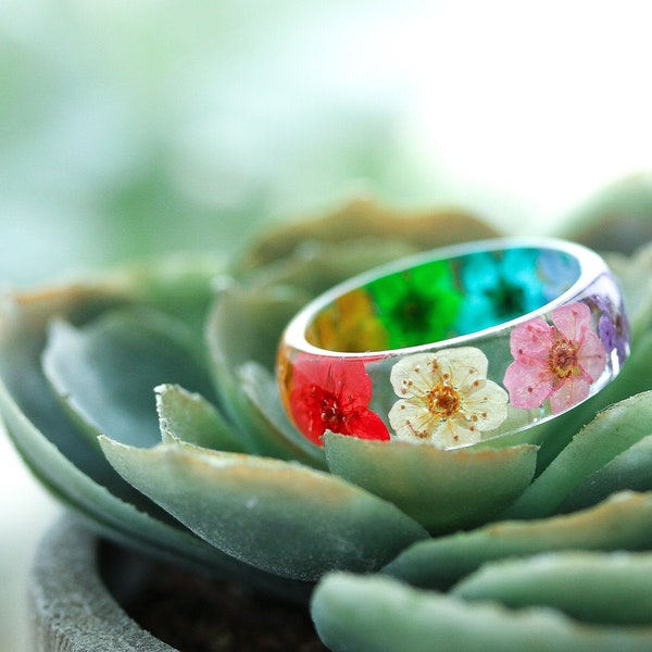 Real Flower Ring / Rainbow Blossom / Pressed Flower Jewelry / Gifts for Her / Resin Ring / Real Flower Jewelry / Resin Jewelry / Rainbow