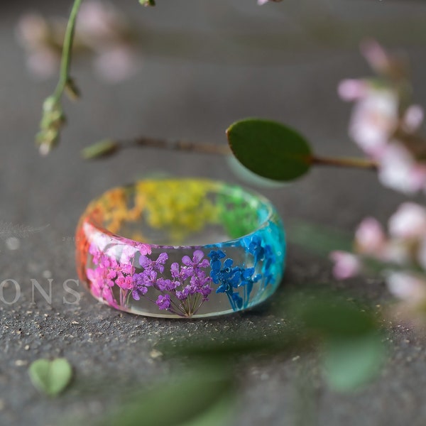 Real Flower Ring / Rainbow Lace Flowers / Botanical Jewellery / Resin Jewelry / Pressed Flower Ring / Nature Jewellery / Resin Ring