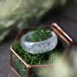 Four Seasons Winter Ring / Snow Ring / Botanical Jewellery / Winter Jewelry / Nature Jewellery / Resin Ring / Glitter Ring / Whimsical Ring image 2