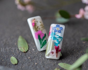 Real Flower Earrings / Tiny Flowers Bar / Flower Confetti / Pressed Flower Earrings / Gifts For Her / Resin Jewelry / Whimsical Jewelry