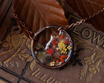 Collana in resina con fiori autunnali in rame - Media