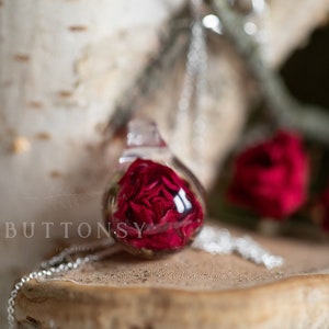 Red Rose Necklace / Droplet Cluster / Valentine's Day Gift / Real Flower Necklace / Gifts For Her / Birthday Gift / Twelve Red Roses