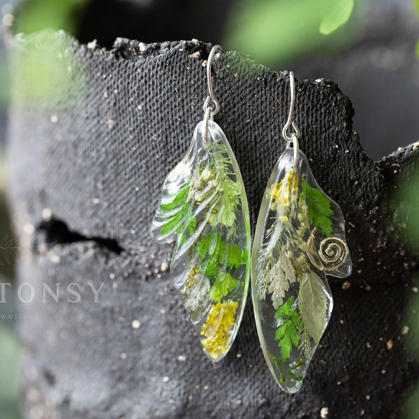 Green Faerie Wing Earrings / Statement Earrings / Real Flower Earrings / Dangle Earrings / Resin Earrings / Resin Jewellery / Boho Jewelry