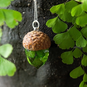 Acorn Necklace / Fern Necklace / Maidenhair Fern / Botanical Necklace / Woodland Jewelry / Resin Necklace / Resin Jewelry / Acorn Caps