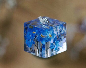Forget Me Not Resin Cube Necklace: Botanical Jewelry