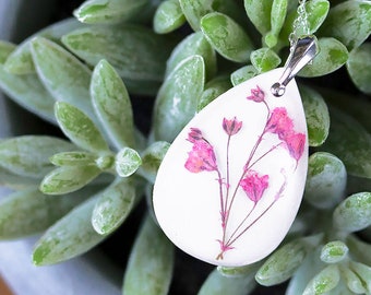 Real Flower Necklace / Pink Gypsophila / Baby Breath Necklace / Pink Teardrop / Gifts for Her / Pink Necklace / Pressed Flowers