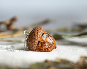 Real Autumn Leaf Acorn Necklace with Copper Flakes: Glowing Woodland Pendant Warm Fall Jewelry