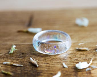Snowflake Resin Ring: Winter Wedding Jewelry, Sparkly Handmade Gift, Iridescent Holiday Ring