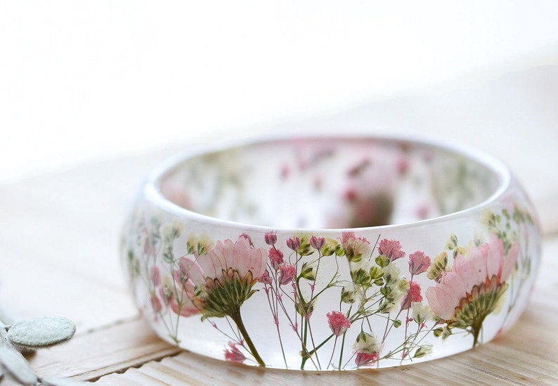 Real Flower Bangle Pink Daisy Bangle Botanical Jewellery Resin Bangle Gypsophila Jewellery Pink Bracelet Gifts for Her