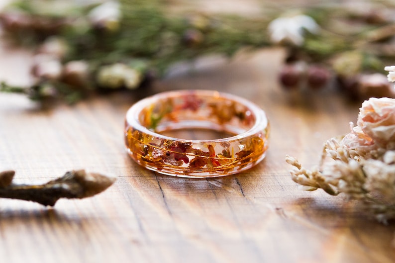 Autumn Ring / Resin Jewelry / Four Seasons / Botanical Jewellery / Pressed Flower Ring / Gifts for Her / Autumn Jewelry / Resin Ring image 3