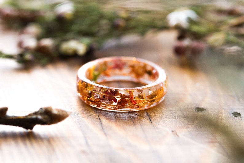 Autumn Ring / Resin Jewelry / Four Seasons / Botanical Jewellery / Pressed Flower Ring / Gifts for Her / Autumn Jewelry / Resin Ring image 2