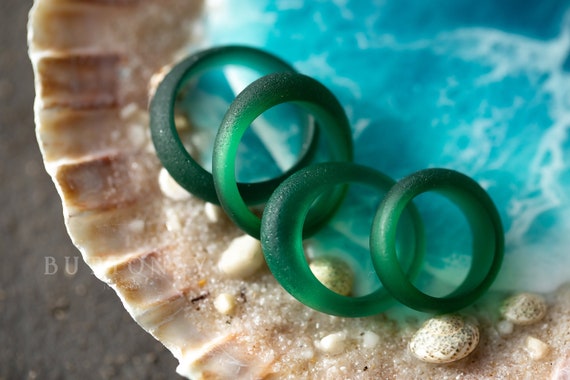 Green glass ring deals