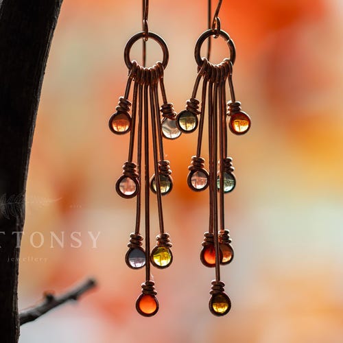 Orecchini a forma di cuore con vero nontiscordardime, fatti a mano, in argento sterling, con fiori pressati, regalo di San Valentino per lei - Italia