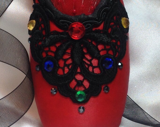 Nutcracker Columbine/ Harlequin/ Kissy Doll Decorated Pointe Shoe