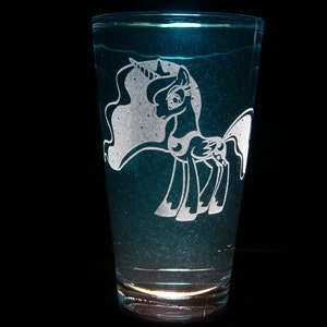 Prinzessin Luna Ganzkörper - Pint Glas