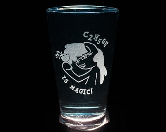 C2H5OH é mágico - copo de cerveja