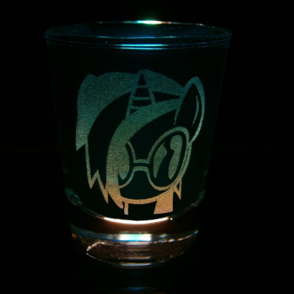 Vinyl Scratch Face - shot glass