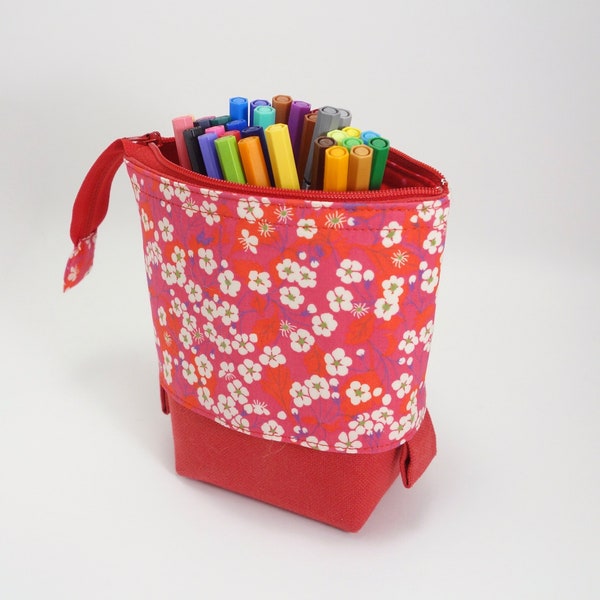 Trousse à crayons verticale transformable en pot, rouge, tissu Liberty et toile de coton, trousse originale
