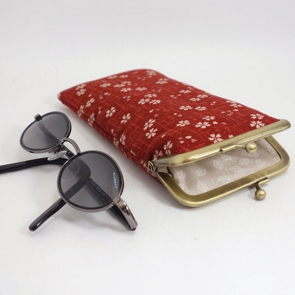 Étui à lunettes avec fermoir en métal, tissu japonais rouge brique et beige, trousse matelassée