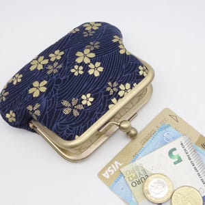 Porte-monnaie bleu marine et doré à fermoir en tissu japonais Sakura, 2 sections pour cartes et monnaie