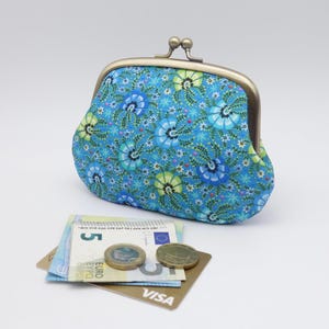 Porte-monnaie bleu et vert à fermoir retro, tissu de la créatrice française Odile Bailloel, poches intérieures en option