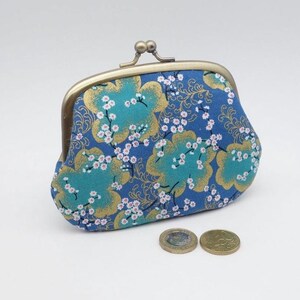 Monedero con 2 cierres extraíbles, tejido japonés azul y dorado, 3 compartimentos y 1 bolsillo pequeño