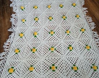 Vintage 3D Crochet Flower Afghan Bed Blanket Throw Fringe Large 52 x 98