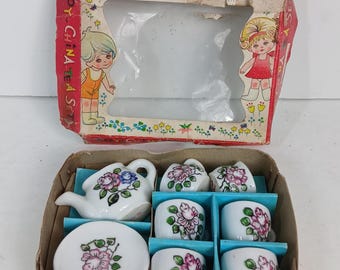Vintage Childs Miniature Toy Floral China Tea Set 11 Pieces Japan