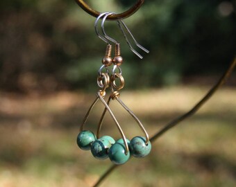 Pendientes colgantes "Coat Hanger" de color turquesa