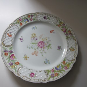 Empress Dresden Flowers  10.5&quot; Dinner Plate by Schuman Bavaria Germany Stunning Floral