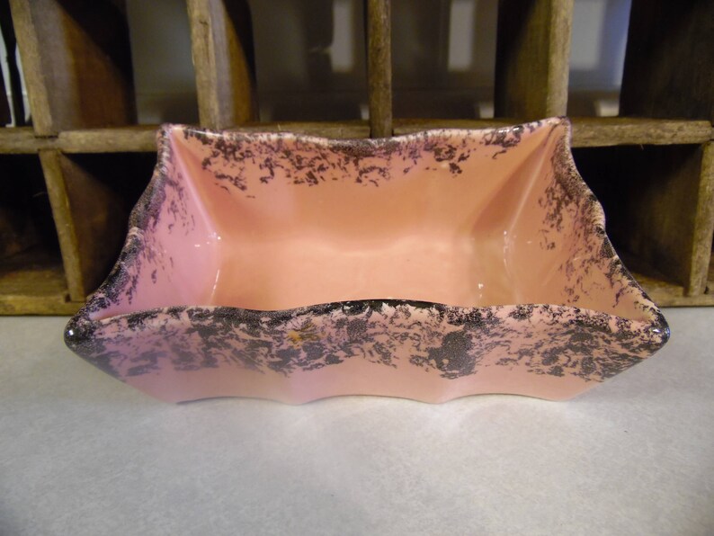 Vintage pottery planter pink and black scalloped edge