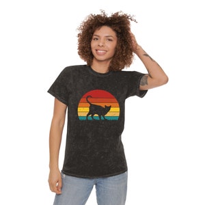 Retro Vintage Cat T-shirt | 80s inspired | Mineral Wash Vintage