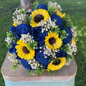 Holz Blumenstrauß- Sonnenblumen Kollektion- Helle marineblaue Holz Blumenstrauß Pops von Sonnenblumenstrauß Sola Holz- Farben sind anpassbar