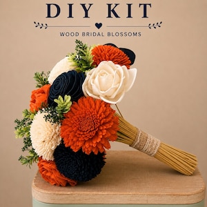 Kit fai da te: bouquet di fiori in legno "Orange Sunrise" – Blu navy, avorio, colori personalizzabili