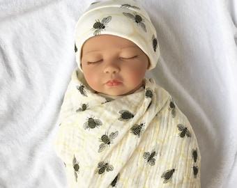 Bee baby gift, bee baby shower, honey bee swaddle, little honey bee coming home outfit, gender neutral bee gift, bee muslin swaddle