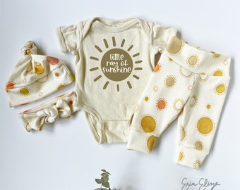 Petit rayon de soleil bébé, tenue soleil pour bébé, baby shower tu es mon soleil, ensemble soleil rentrant à la maison, cadeau soleil pour bébé, bébé soleil