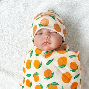 Oranges muslin swaddle, Oranges baby gift, Clementine baby outfits, Gender neutral fruit swaddle, Summer baby gift, Citrus baby shower