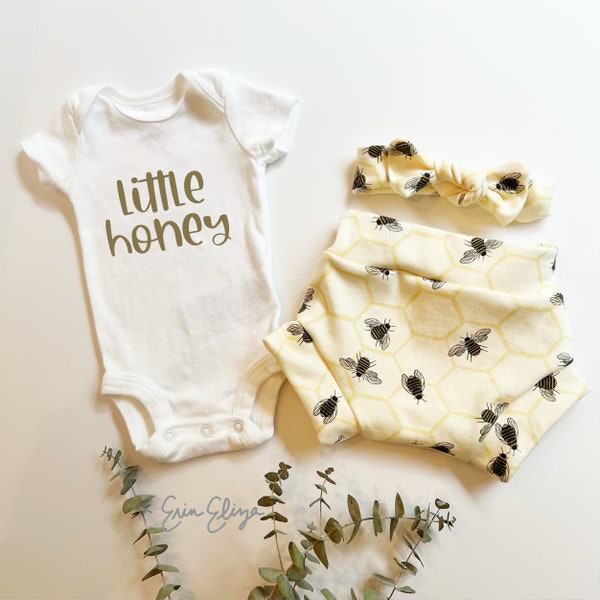 Little honey bee coming home outfit, Summer bee outfit baby girl, Bee baby girl bloomers, Bee shorts baby girl, bee shorties baby girl